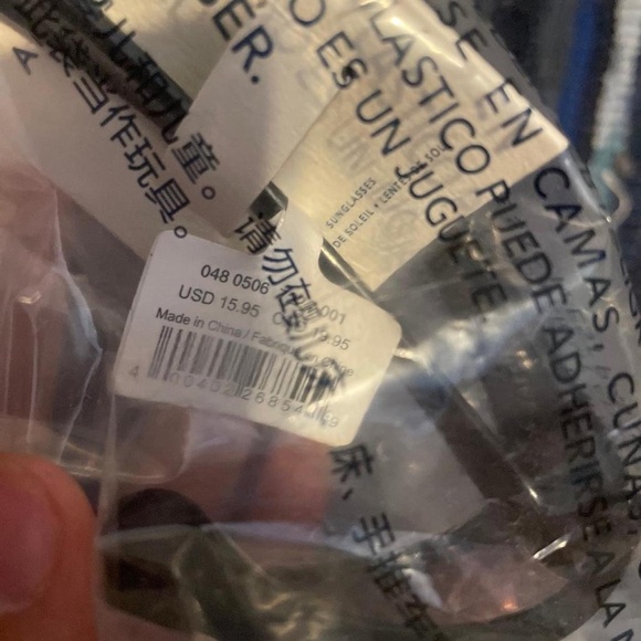 American Eagle Sunglasses Brand New in Packaging - Picture 3 of 4